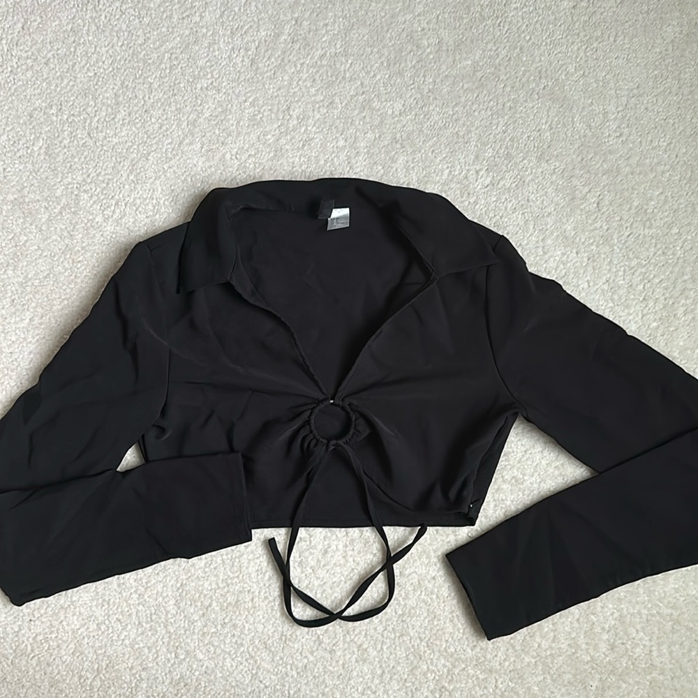 black collared going out top